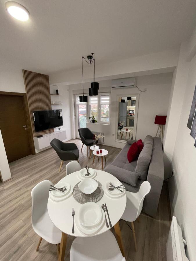 R Lux Apartman Jagodina Akva Park Exterior foto