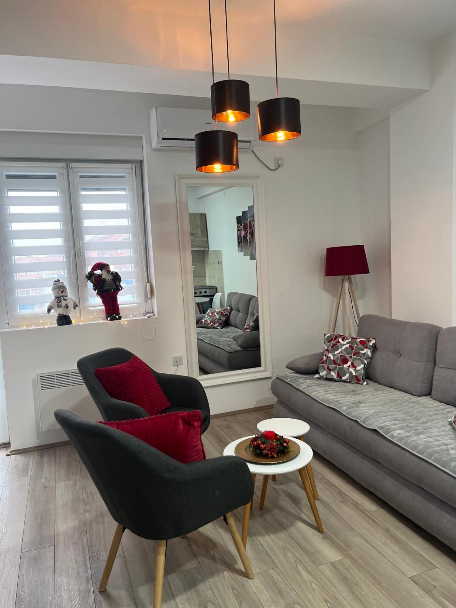 R Lux Apartman Jagodina Akva Park Exterior foto