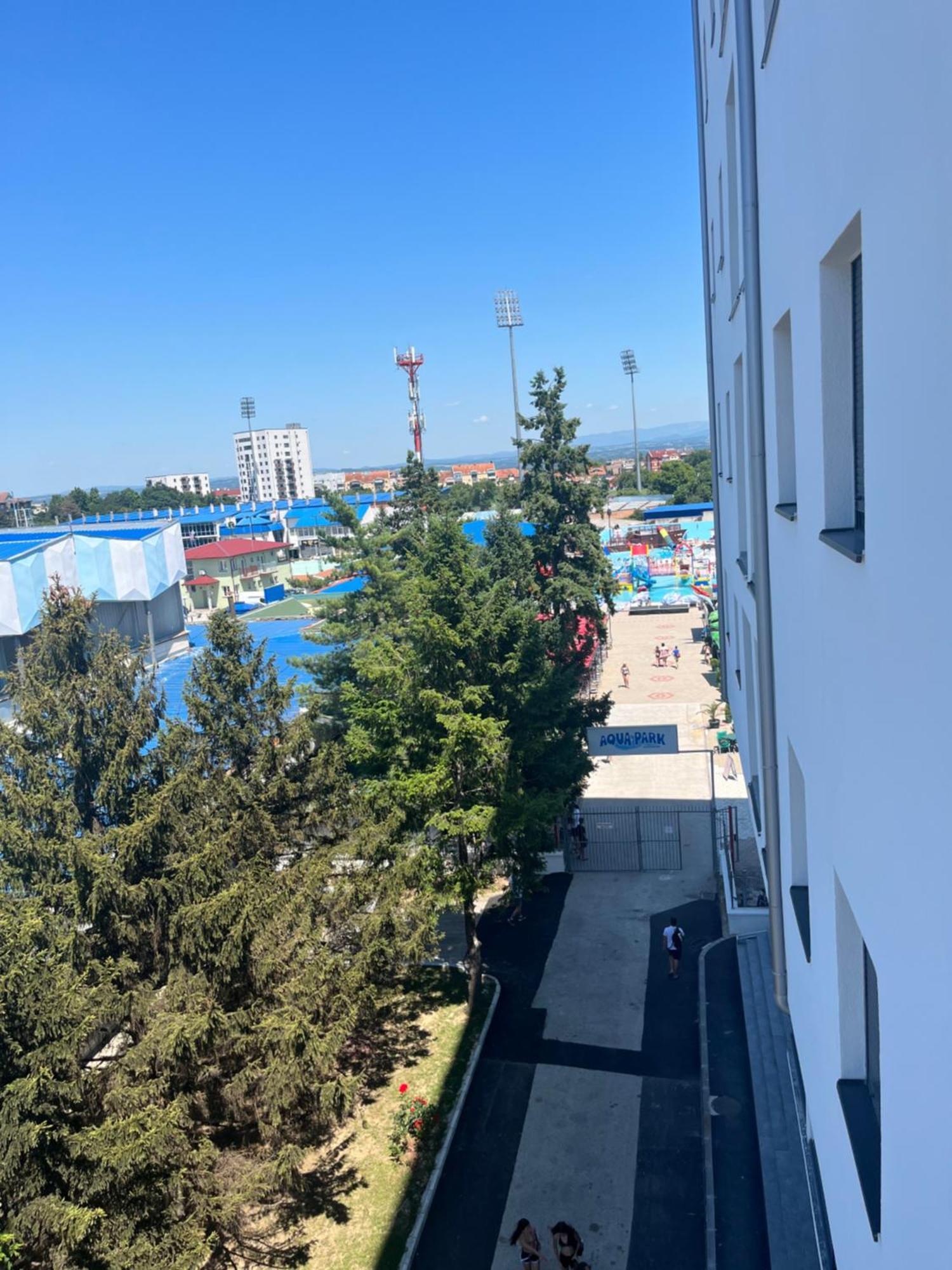R Lux Apartman Jagodina Akva Park Exterior foto