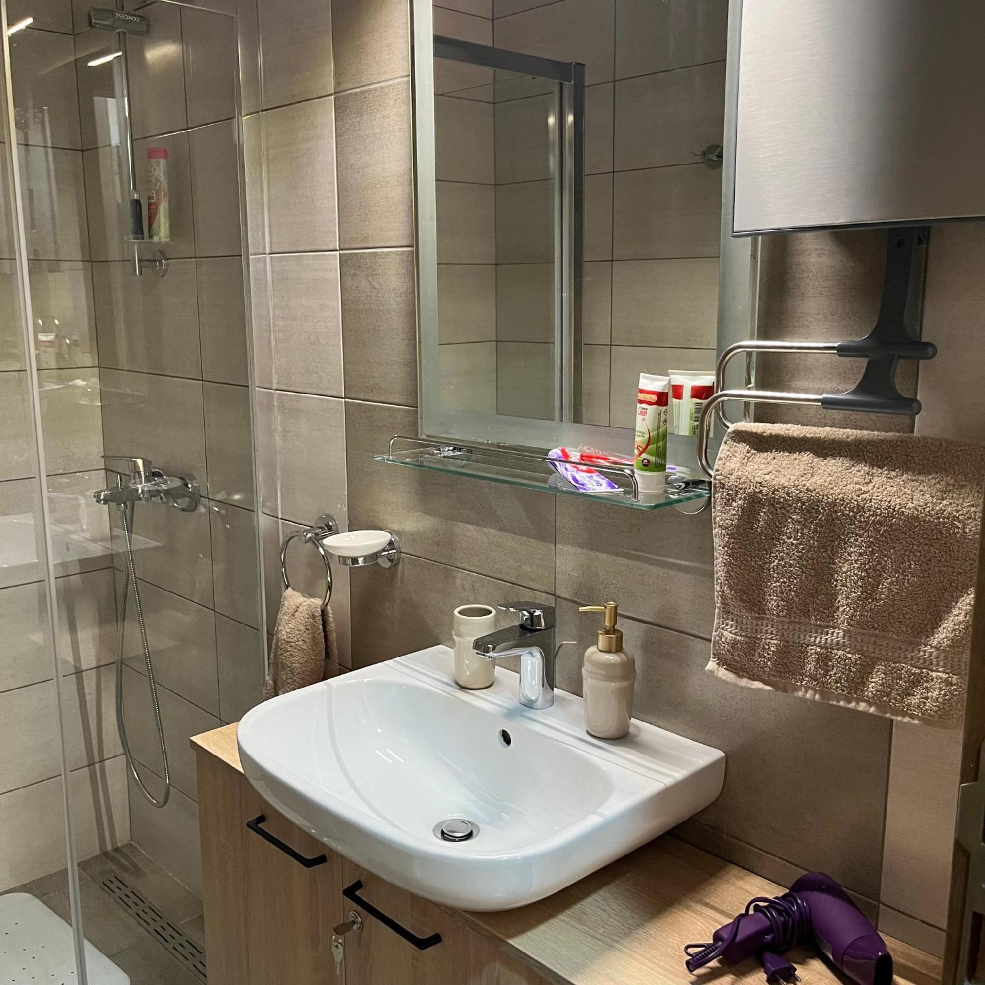 R Lux Apartman Jagodina Akva Park Exterior foto