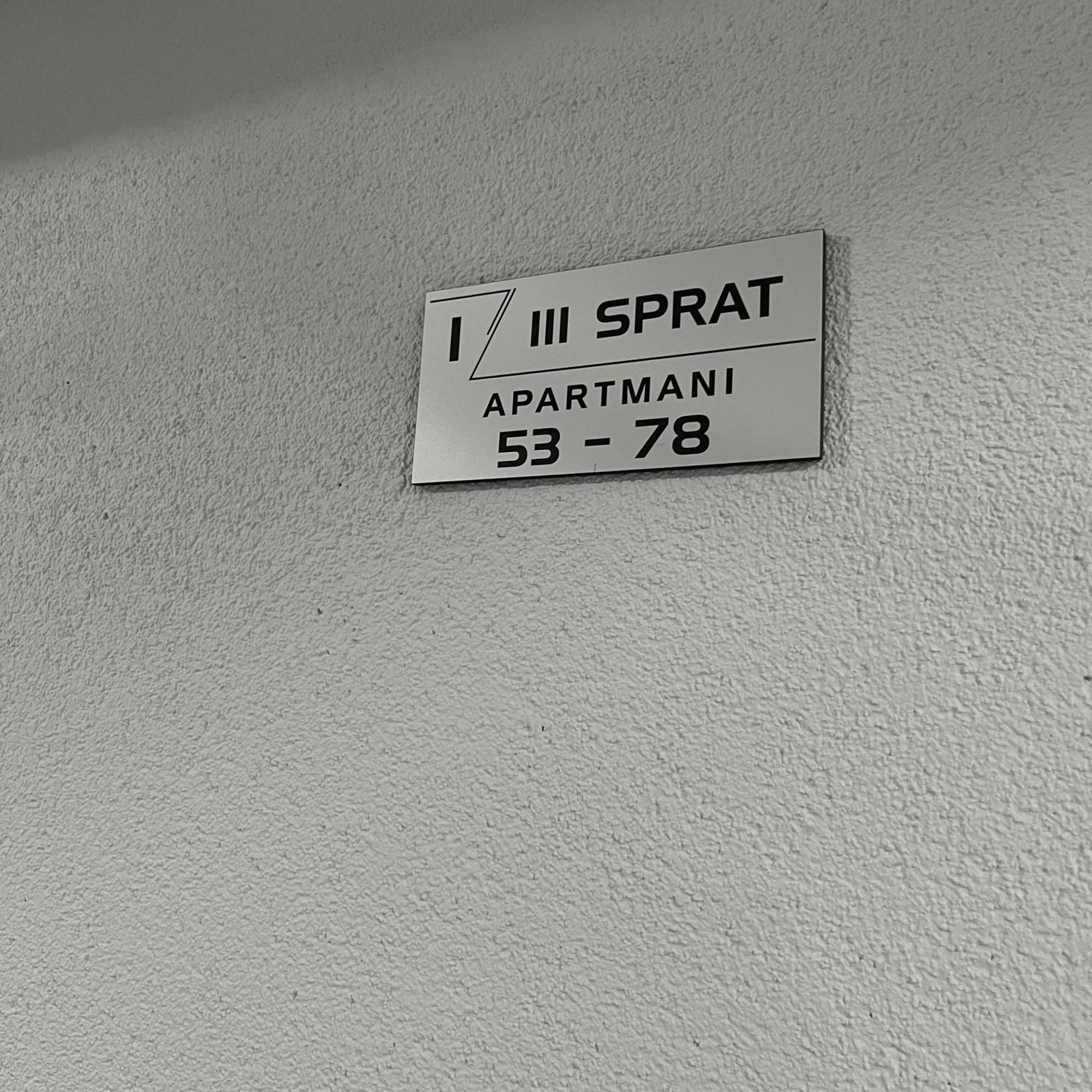 R Lux Apartman Jagodina Akva Park Exterior foto