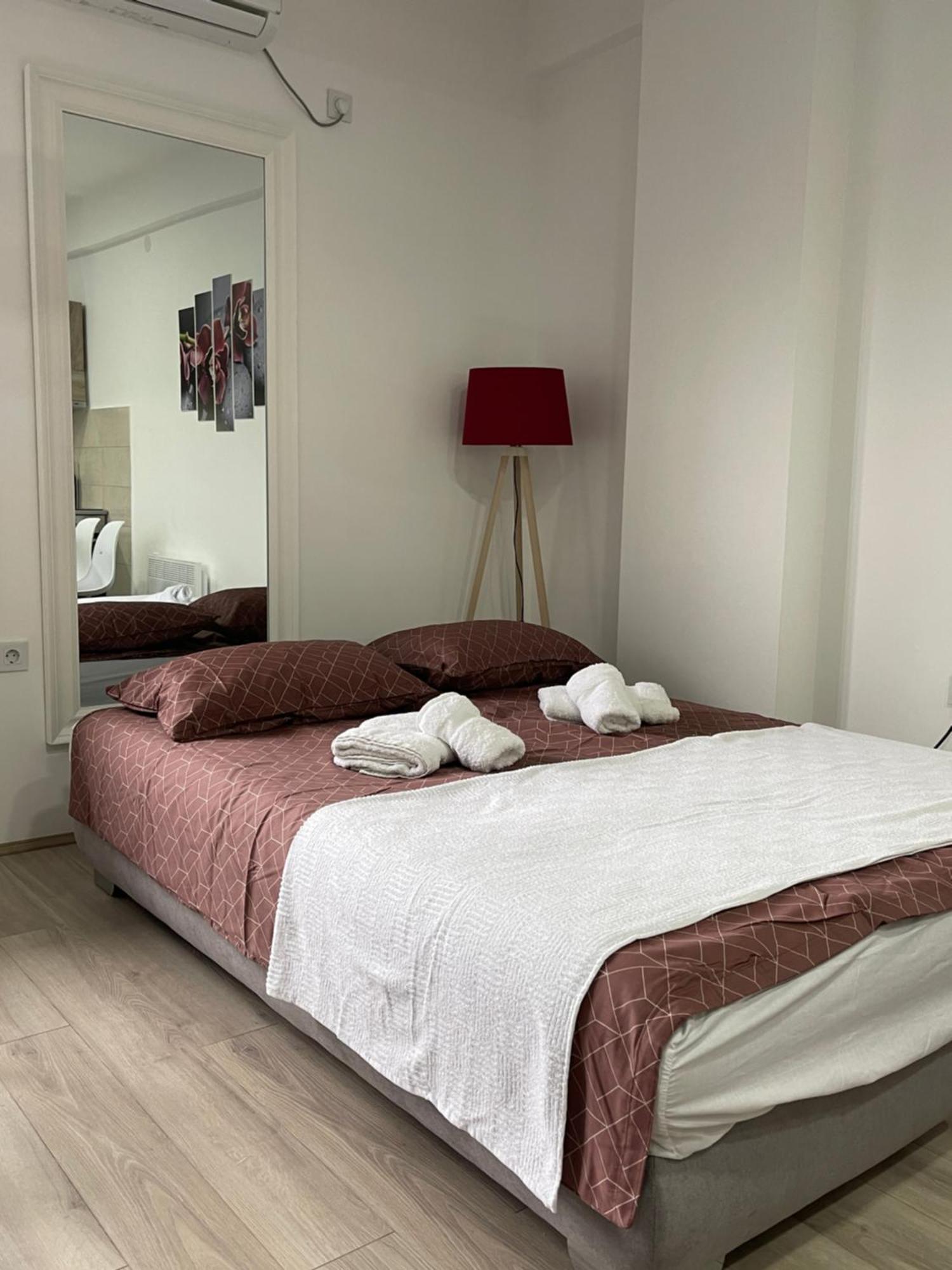 R Lux Apartman Jagodina Akva Park Exterior foto