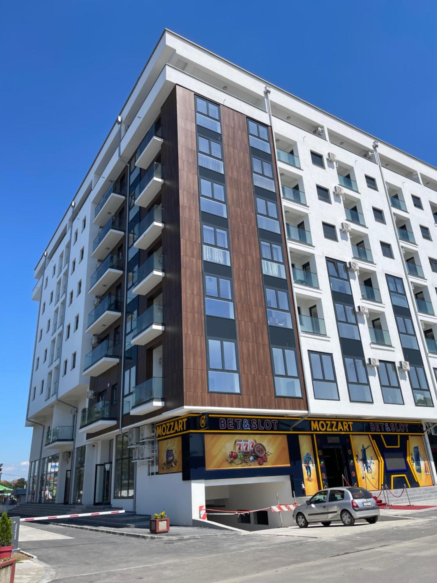 R Lux Apartman Jagodina Akva Park Exterior foto