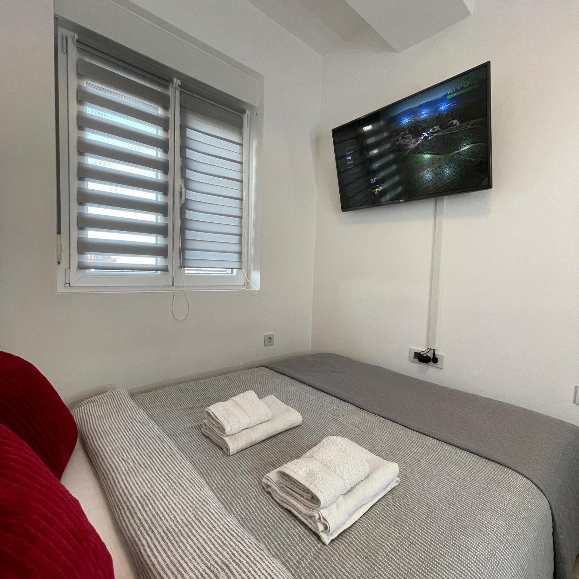 R Lux Apartman Jagodina Akva Park Exterior foto